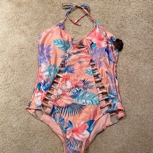 One piece swim suit